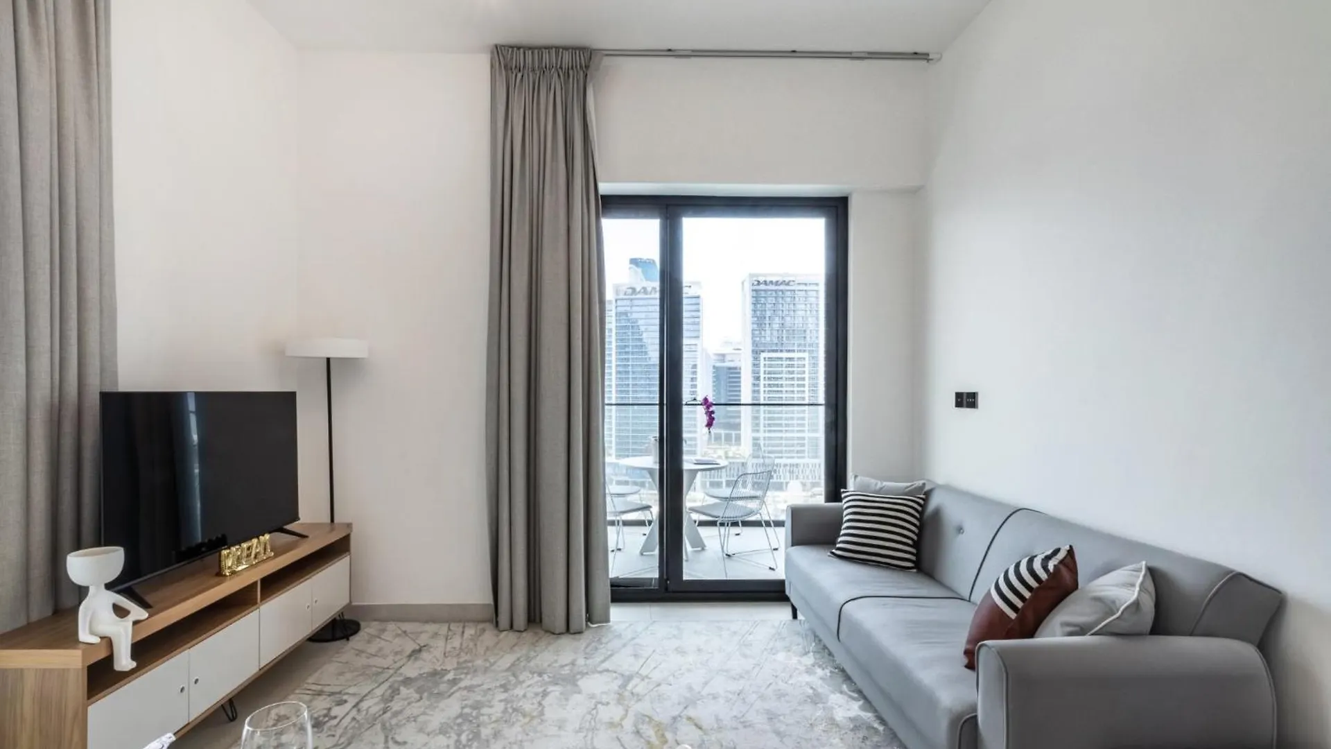 Apartment The Smart Concierge - Binghatti Canal Dubai United Arab Emirates