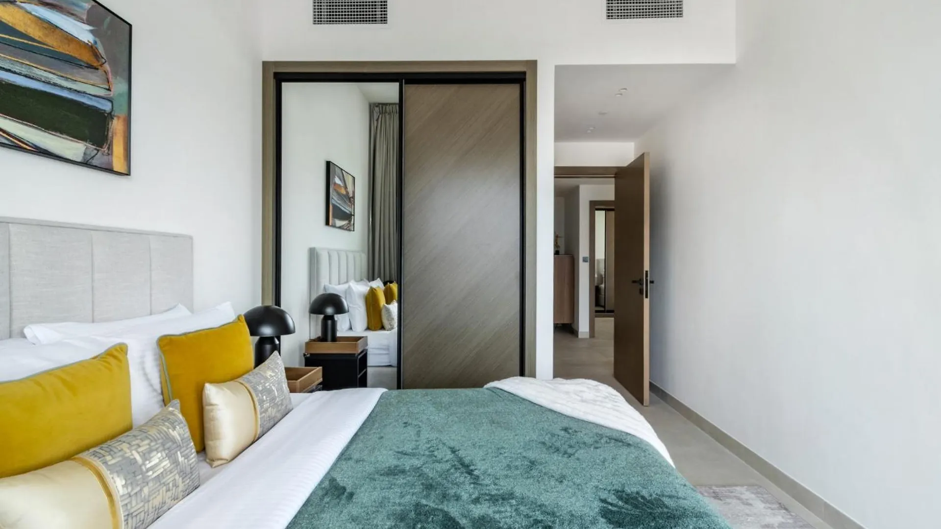The Smart Concierge - Binghatti Canal Dubai 0*,